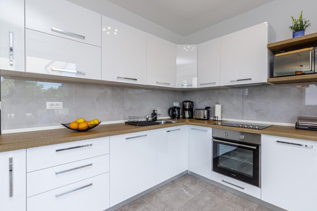 Sabena Apartment With Private Whirlpool Poreč Zewnętrze zdjęcie